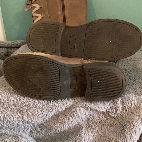 Girls 3 tall lace back zip up boots in tan. - Picture 6 of 7